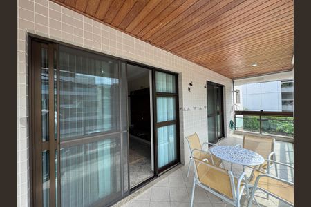 Apartamento para alugar com 100m², 3 quartos e 2 vagasVaranda