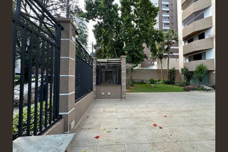 Apartamento à venda com 220m², 4 quartos e 3 vagasFachada e portaria