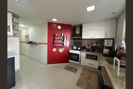 Apartamento à venda com 220m², 4 quartos e 3 vagasCozinha