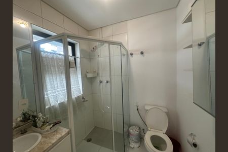 Apartamento à venda com 220m², 4 quartos e 3 vagasBanheiro da Suíte 1