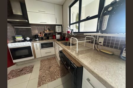 Apartamento à venda com 220m², 4 quartos e 3 vagasCozinha