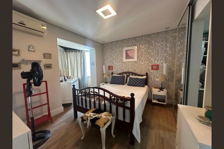 Apartamento à venda com 220m², 4 quartos e 3 vagasSuíte 2