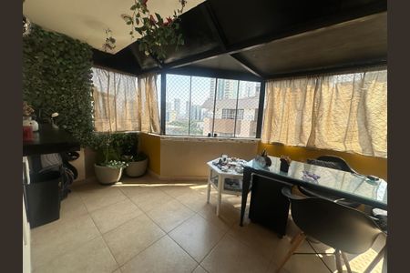 Apartamento à venda com 220m², 4 quartos e 3 vagasVaranda
