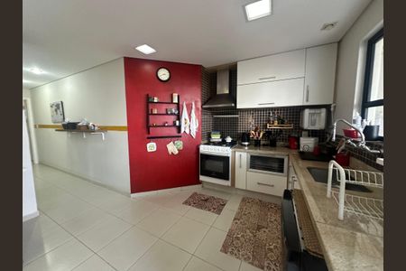 Apartamento à venda com 220m², 4 quartos e 3 vagasCozinha