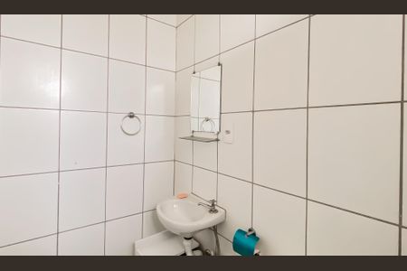 Banheiro  de kitnet/studio para alugar com 1 quarto, 25m² em Vila Ré, São Paulo