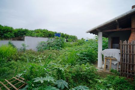 Casa para alugar com 90m², 3 quartos e 6 vagasQuintal