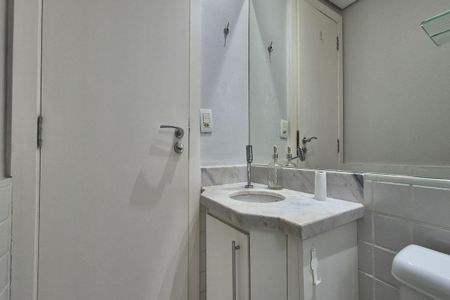Banheiro de apartamento para alugar com 2 quartos, 70m² em Jardim São Vicente, Campinas