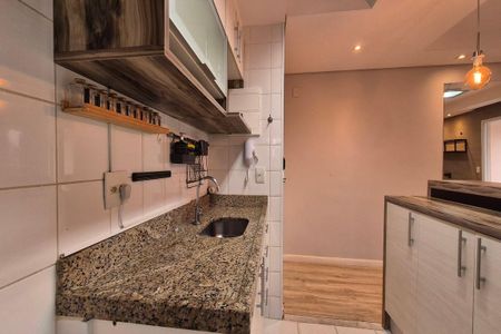 Cozinha  de apartamento para alugar com 2 quartos, 70m² em Jardim São Vicente, Campinas