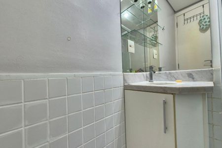 Apartamento para alugar com 70m², 2 quartos e 2 vagas Apartamento para alugar com 70m², 2 quartos e 2 vagasBanheiro da Suíte