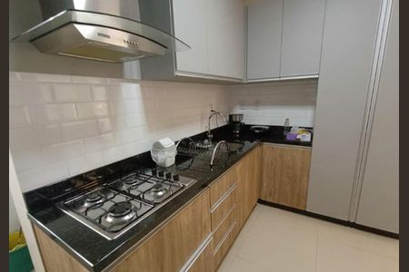 Apartamento à venda com 94m², 2 quartos e 1 vagaCozinha