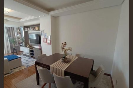 Apartamento à venda com 94m², 2 quartos e 1 vagaSala de jantar