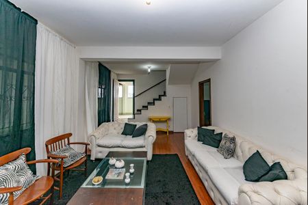 Casa para alugar com 551m², 5 quartos e 6 vagasSala 4