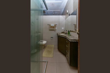 Casa para alugar com 551m², 5 quartos e 6 vagasBanheiro Social 1