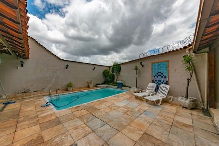 Casa para alugar com 551m², 5 quartos e 6 vagasPiscina