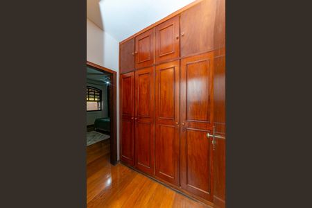 Casa para alugar com 551m², 5 quartos e 6 vagasSuíte 1