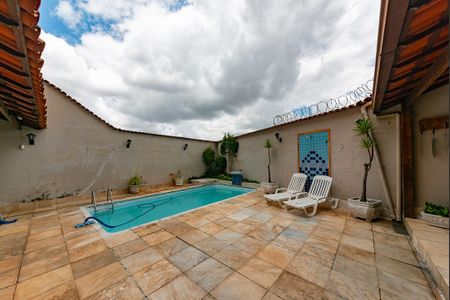 Casa para alugar com 551m², 5 quartos e 6 vagasPiscina