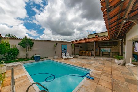 Casa para alugar com 551m², 5 quartos e 6 vagasPiscina