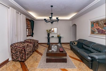 Casa para alugar com 551m², 5 quartos e 6 vagasSala 1