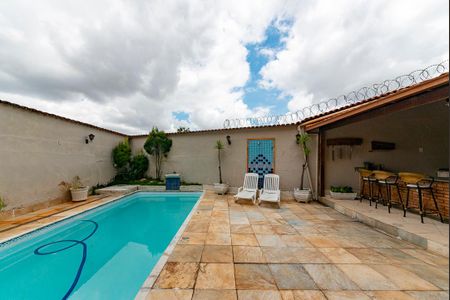 Casa para alugar com 551m², 5 quartos e 6 vagasPiscina