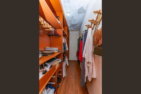 Casa para alugar com 551m², 5 quartos e 6 vagasCloset da suíte 1