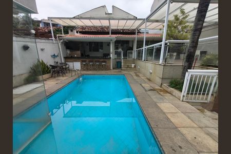 Casa de condomínio para alugar com 160m², 3 quartos e 1 vaga