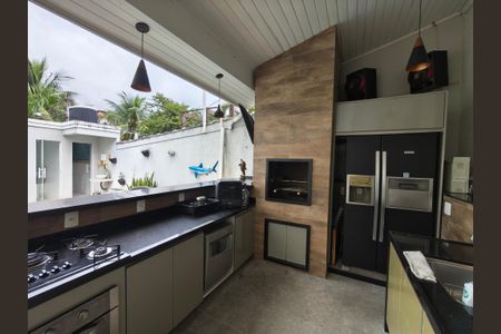 Casa de condomínio para alugar com 160m², 3 quartos e 1 vaga