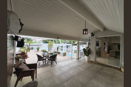 Casa de condomínio para alugar com 160m², 3 quartos e 1 vaga