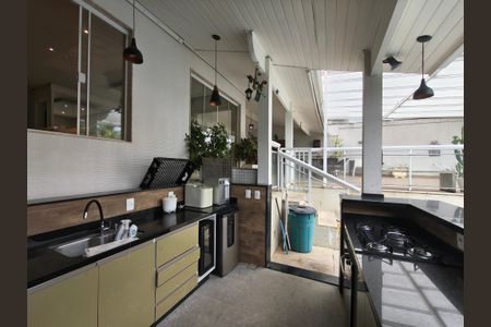 Casa de condomínio para alugar com 160m², 3 quartos e 1 vaga