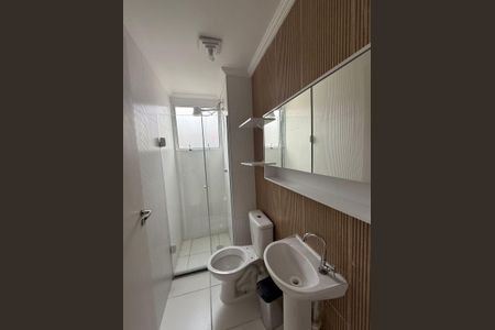 Banheiro de apartamento para alugar com 2 quartos, 42m² em Jardim Egle, São Paulo