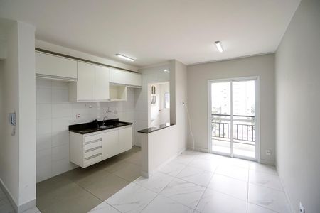 Sala e cozinha de apartamento para alugar com 2 quartos, 50m² em Tatuapé, São Paulo