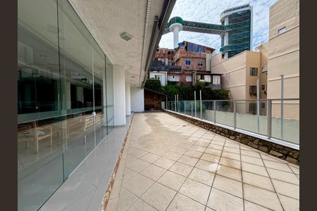 Apartamento à venda com 97m², 3 quartos e sem vagaÁrea comum