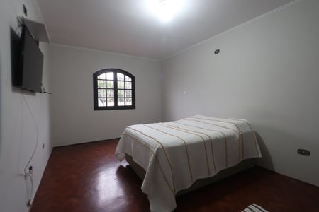 Casa à venda com 140m², 3 quartos e 2 vagasSuíte