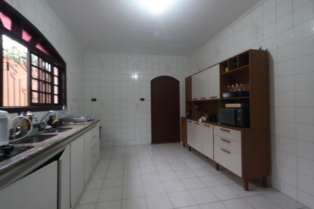 Casa à venda com 140m², 3 quartos e 2 vagasCozinha