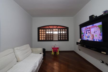 Casa à venda com 140m², 3 quartos e 2 vagasSala