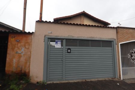 Casa à venda com 140m², 3 quartos e 2 vagasFachada