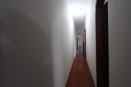 Casa à venda com 140m², 3 quartos e 2 vagasCorredor