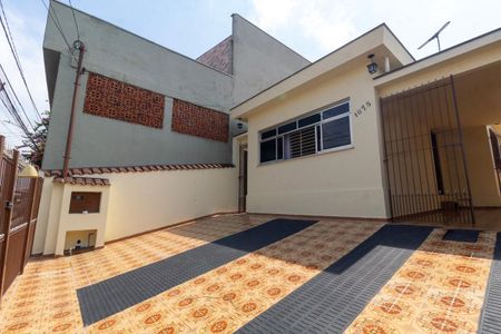 Casa para alugar com 117m², 2 quartos e 3 vagas Casa para alugar com 117m², 2 quartos e 3 vagasGaragem