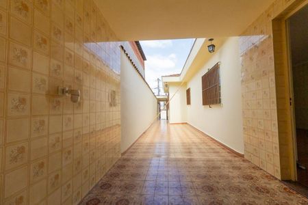 Casa para alugar com 117m², 2 quartos e 3 vagas Casa para alugar com 117m², 2 quartos e 3 vagasQuintal e área de serviço