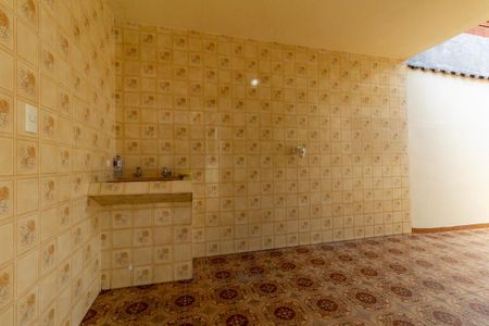 Casa para alugar com 117m², 2 quartos e 3 vagas Casa para alugar com 117m², 2 quartos e 3 vagasQuintal e área de serviço