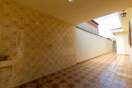 Casa para alugar com 117m², 2 quartos e 3 vagas Casa para alugar com 117m², 2 quartos e 3 vagasQuintal e área de serviço