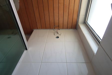 Apartamento à venda com 67m², 2 quartos e 2 vagasBanheiro Social