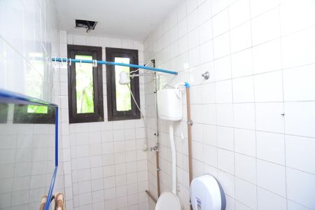 Casa à venda com 1115m², 6 quartos e 3 vagas Casa à venda com 1115m², 6 quartos e 3 vagasBanheiro de Serviço