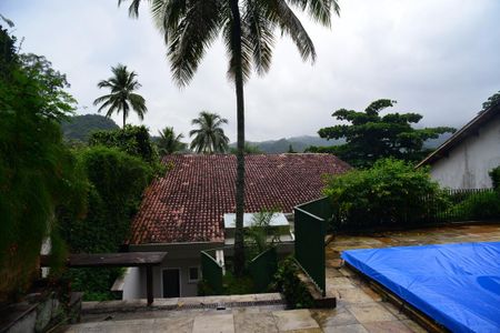 Casa à venda com 1115m², 6 quartos e 3 vagas Casa à venda com 1115m², 6 quartos e 3 vagasPiscina