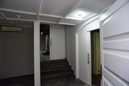 Casa à venda com 1115m², 6 quartos e 3 vagas Casa à venda com 1115m², 6 quartos e 3 vagasHall Social