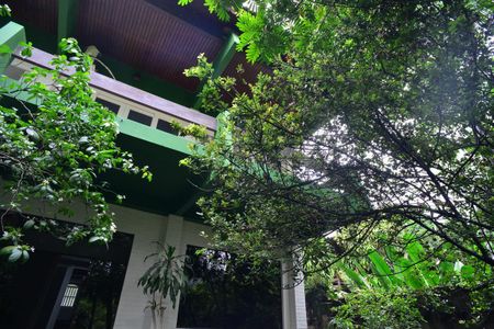 Casa à venda com 1115m², 6 quartos e 3 vagas Casa à venda com 1115m², 6 quartos e 3 vagasEntrada