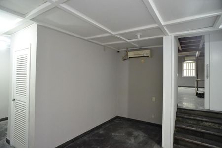 Casa à venda com 1115m², 6 quartos e 3 vagas Casa à venda com 1115m², 6 quartos e 3 vagasHall Social