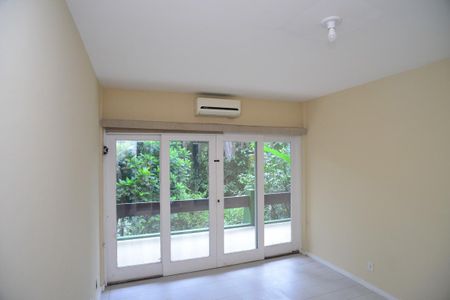 Casa à venda com 1115m², 6 quartos e 3 vagas Casa à venda com 1115m², 6 quartos e 3 vagasQuarto 2