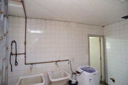 Casa à venda com 1115m², 6 quartos e 3 vagas Casa à venda com 1115m², 6 quartos e 3 vagasÁrea de Serviço