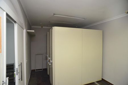 Casa à venda com 1115m², 6 quartos e 3 vagas Casa à venda com 1115m², 6 quartos e 3 vagasQuarto de Apoio