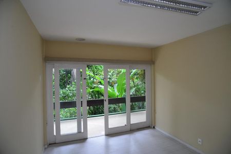 Casa à venda com 1115m², 6 quartos e 3 vagas Casa à venda com 1115m², 6 quartos e 3 vagasQuarto 1